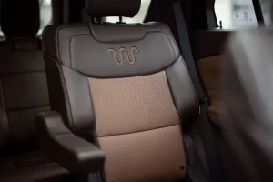 مقاعد فورد إكسبلورر هايبرد 2022