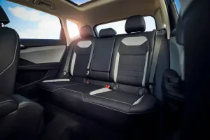 المقاعد الخلفية لسيارة فولكس فاجن تاوس 2022