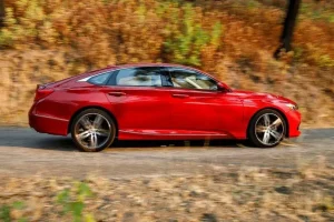 جانب هوندا أكورد هايبرد 2022‎‎