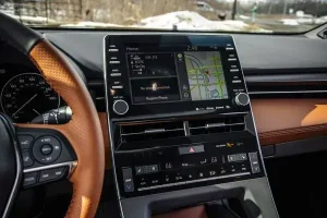 شاشة تويوتا أفالون هايبرد 2022‎‎