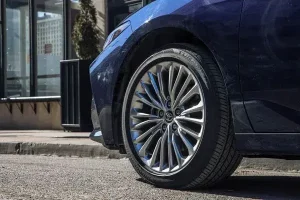 عجلة تويوتا أفالون هايبرد 2022‎‎