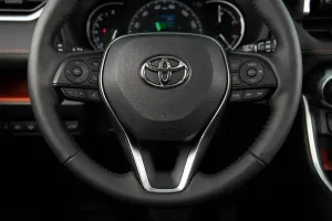 عجلة قيادة تويوتا RAV4 2022