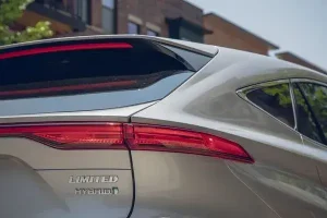 مصابيح تويوتا فينزا 2022‎‎ الخلفية