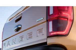 مصابيح فورد رينجر 2022‎‎ الخلفية