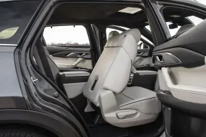مقاعد مازدا cx-9 2022
