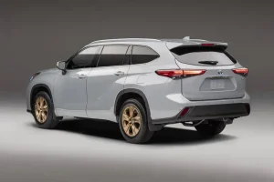 جانب تويوتا هايلاندر هايبرد 2022