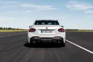 خلفية بي ام دبليو الفئة الثانية 2022