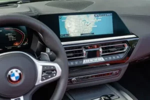 شاشة بي ام دبليو Z4 2022