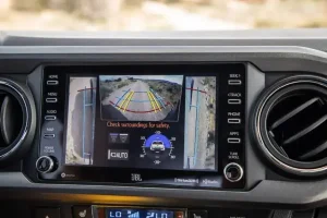 شاشة تويوتا تاكوما 2022