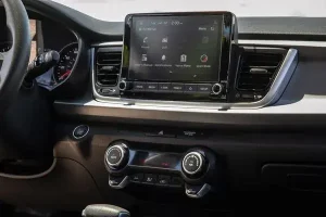 شاشة كيا ريو 2022