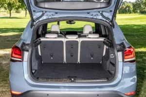 صندوق تحميل بي ام دبليو X1 2022