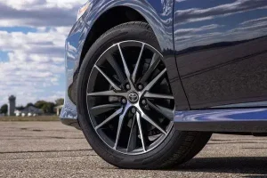 عجلة تويوتا كامري هايبرد 2022