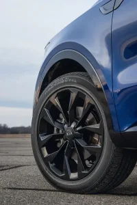 عجلة كيا سورينتو هايبرد 2022