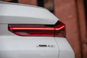 مصابيح بي ام دبليو X6 2022 الخلفية