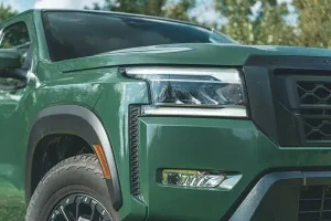 مصابيح نيسان فرونتير 2022 الأمامية