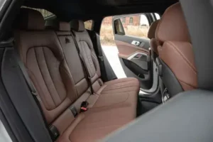 مقاعد بي ام دبليو X6 2022 الخلفية