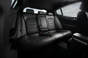 مقاعد كيا ستينجر 2022