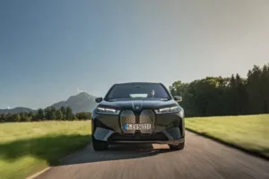 مقدمة بي إم دبليو iX 2022