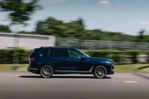 جانب بي ام دبليو X7 2022