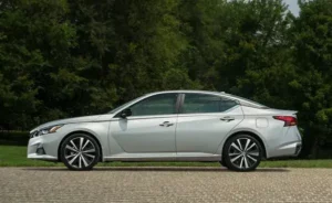 جانب نيسان ألتيما 2022