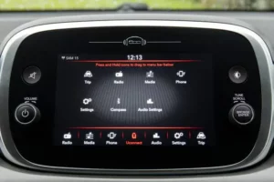 شاشة فيات 500X 2022