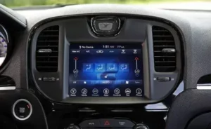 شاشة كرايسلر 300 2022