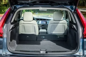 صندوق تحميل كاديلاك XT4 2022 مع طي المقاعد الخلفية