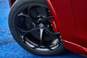 عجلة ألفا روميو ستيلفيو 2022