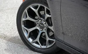 عجلة كرايسلر 300 2022