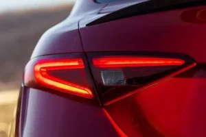 مصابيح ألفا روميو جوليا 2022 الخلفية