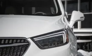 مصابيح بويك انكور 2022 الأمامية