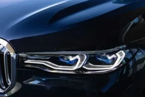 مصابيح بي ام دبليو X7 2022 الأمامية