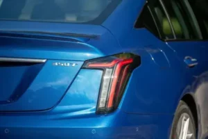 مصابيح كاديلاك CT5 2022 الخلفية