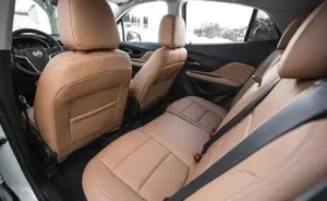 مقاعد بويك انكور 2022 الخلفية