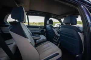 مقاعد بي ام دبليو X7 2022 الصف الثاني