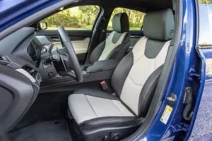 مقاعد كاديلاك CT5 2022 الأمامية