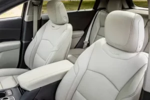 مقاعد كاديلاك XT4 2022