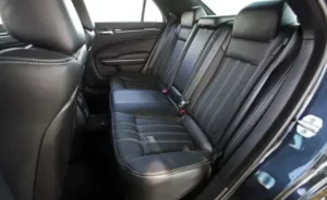 مقاعد كرايسلر 300 2022 الخلفية