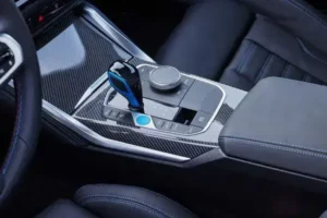 ناقل حركة بي ام دبليو i4 2022