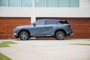 جانب إنفينيتي QX60 2022