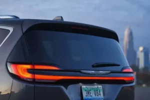 خلفية كرايسلر باسيفيكا هايبرد 2022