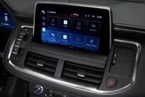 شاشة جي إم سي يوكون 2022