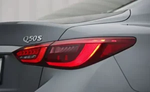 مصابيح إنفينيتي Q50 2022 الخلفية