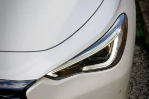 مصابيح إنفينيتي Q60 2022 الأمامية