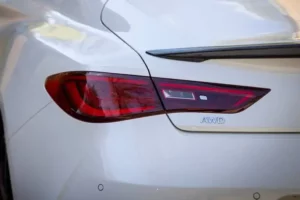 مصابيح إنفينيتي Q60 2022 الخلفية