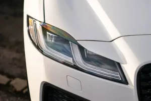 مصابيح جاكوار XF 2022 الأمامية
