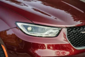 مصابيح كرايسلر باسيفيكا 2022 الأمامية