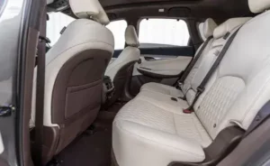 مقاعد إنفينيتي QX50 2022 الخلفية