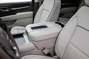 مقاعد جي إم سي يوكون 2022