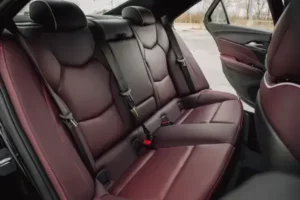 مقاعد كاديلاك CT4 2022 الخلفية